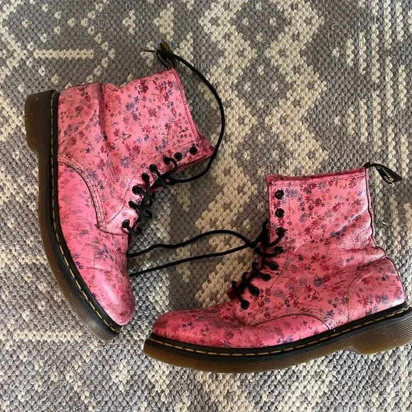 Dr Martens 1460W Pink Little Flowers Boots - Picture 2 of 11